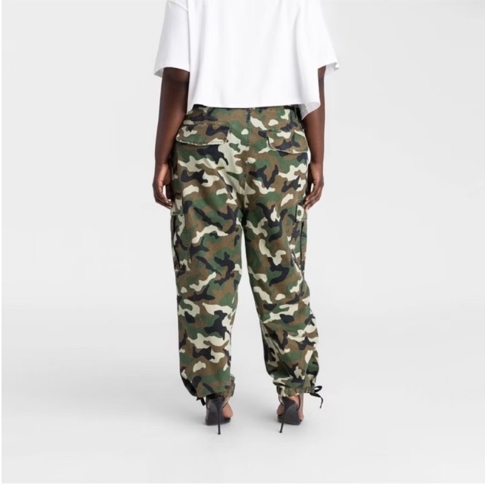 KBB KAHLANA x Target 1X Extra Large Mid-Rise Straight Leg Cargo Jogger Camo Pant - Picture 2 of 8